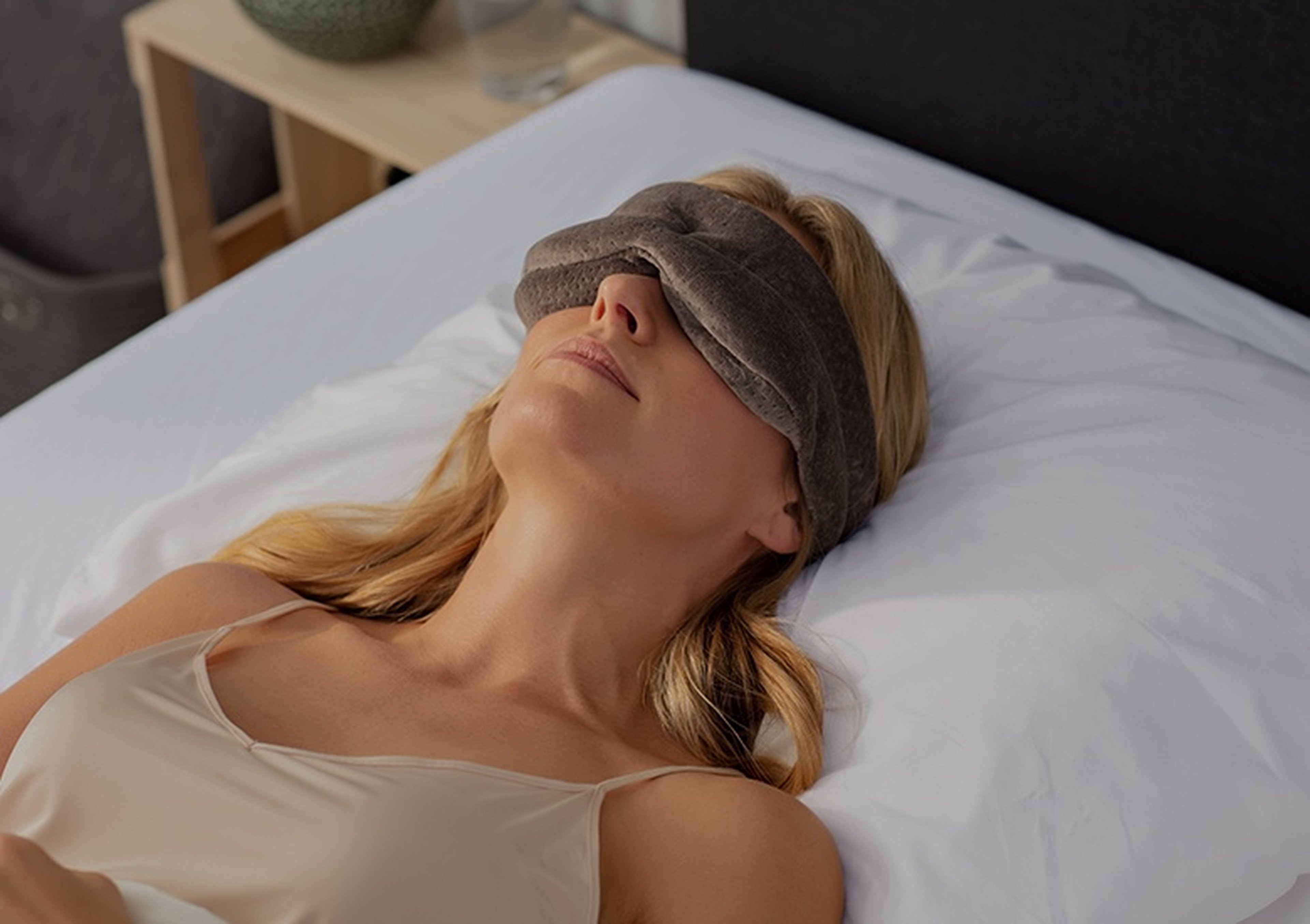 Yüz Şekline Uyumlu, Işık Geçirmez Tasarım