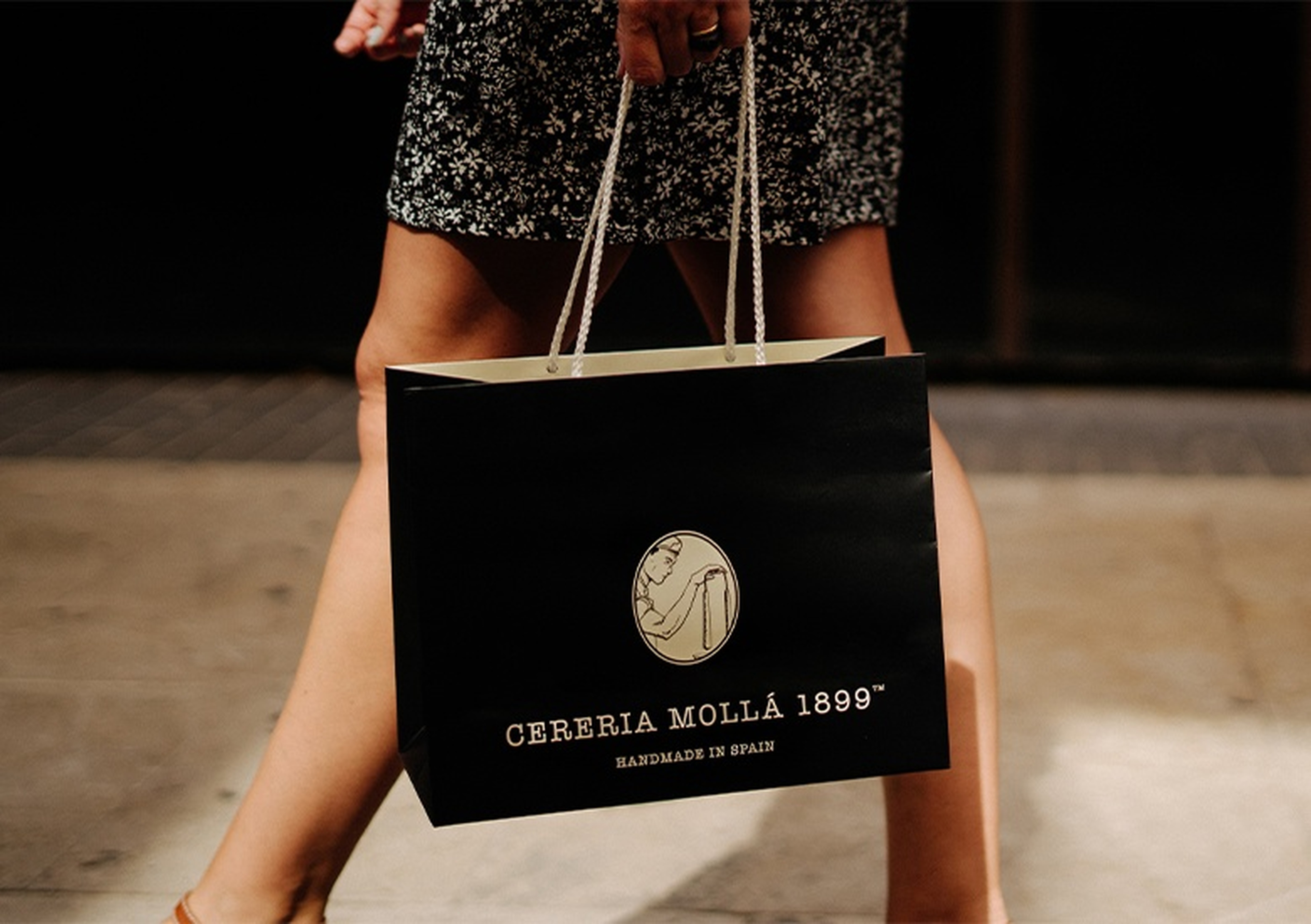 Zamansız Zarafetin Işığı