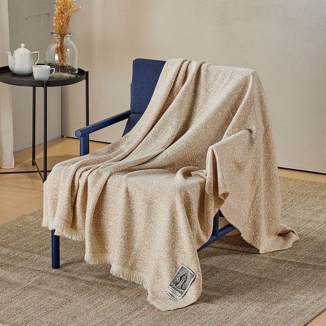 Yatsan Maison Brigid Throw TV Battaniyesi Latte