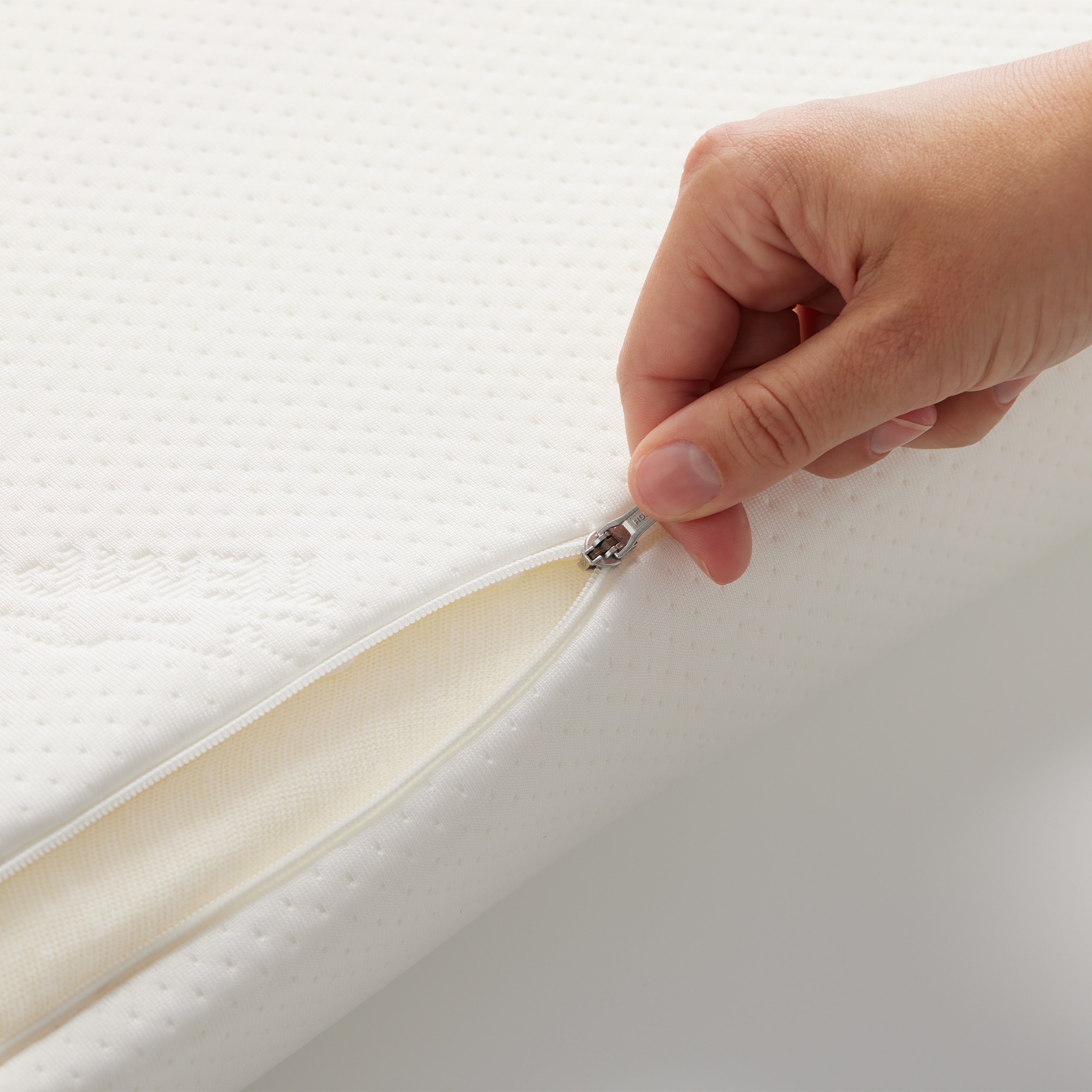 Tempur Original (Queen) Yıkanabilir Kılıflı Yastık Medium