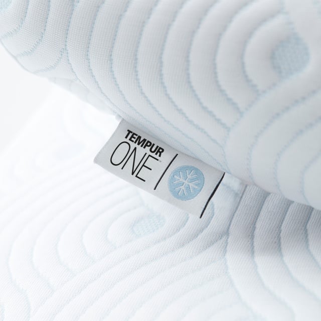 One By Tempur Support Cool Medium Yastık