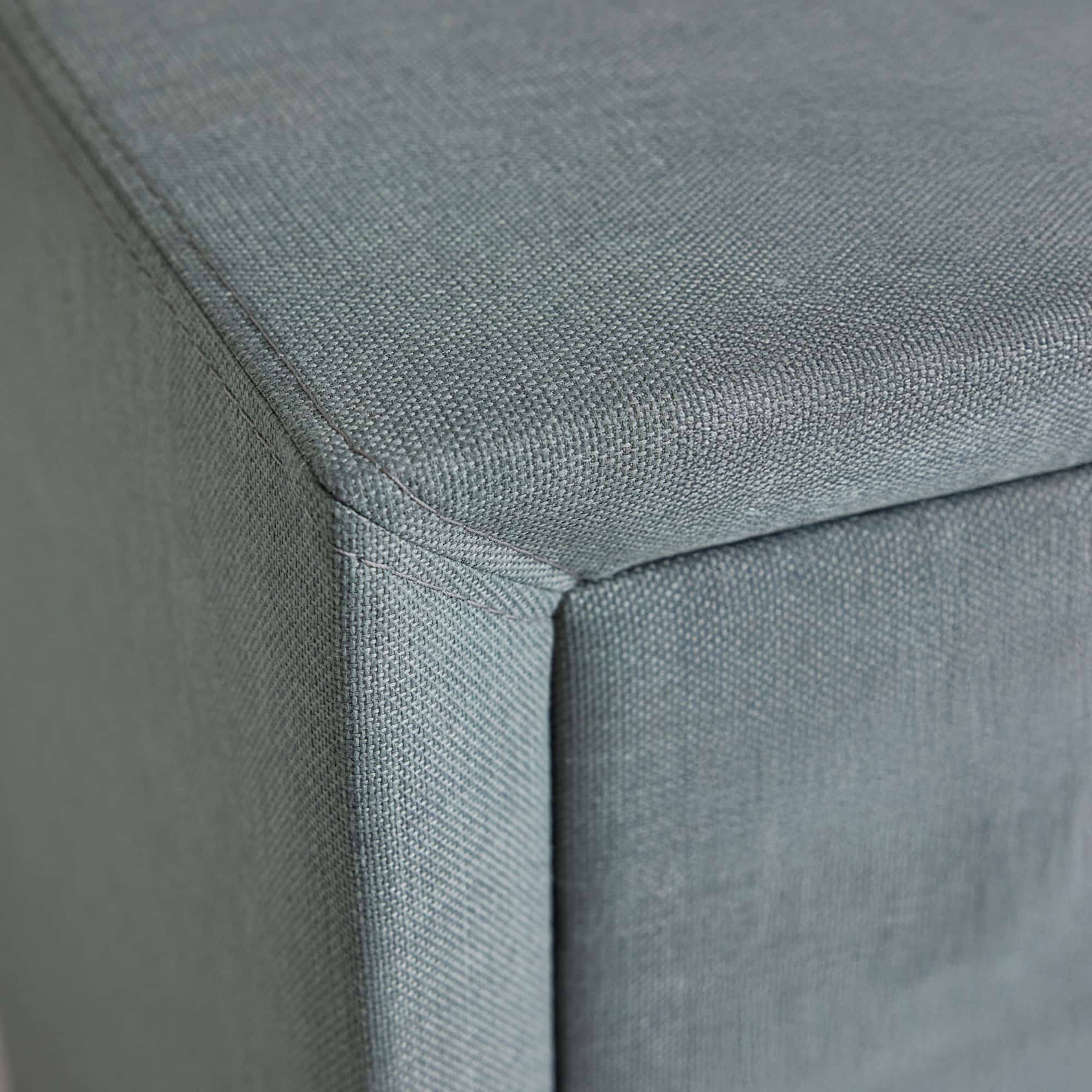 Intense Plain Komodin