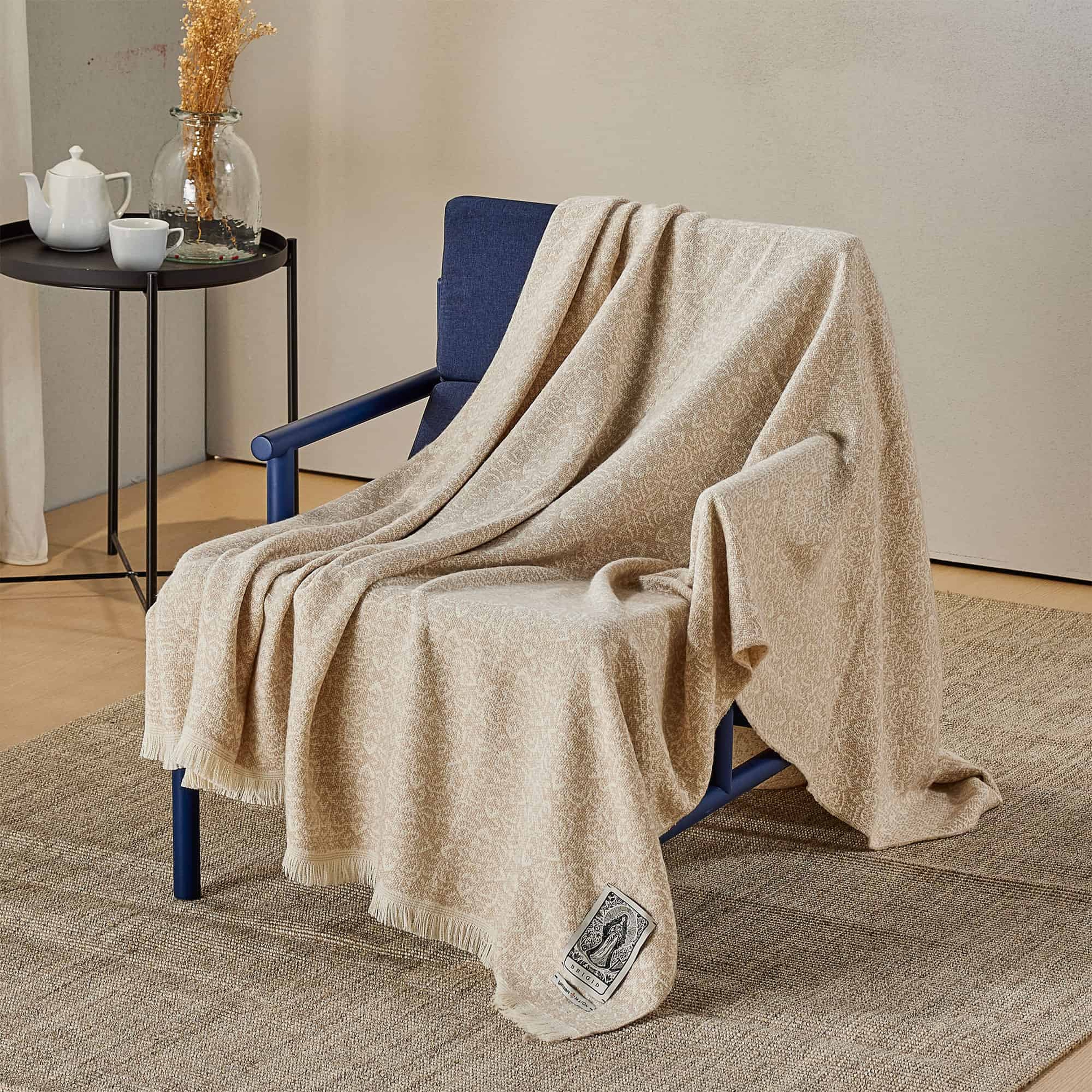 Yatsan Maison Brigid Throw TV Battaniyesi Latte